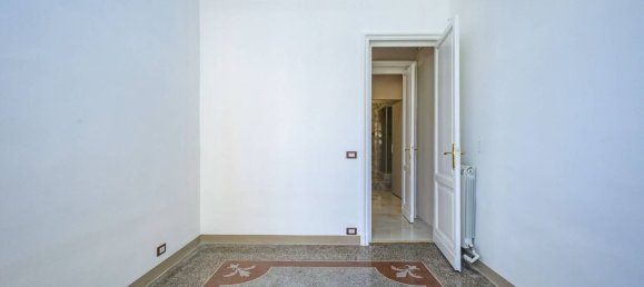 3 Schlafzimmer Wohnung in Genoa, Italy, Nr. 329840 17