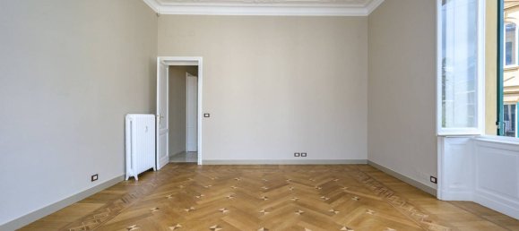 3 Schlafzimmer Wohnung in Genoa, Italy, Nr. 329840 4