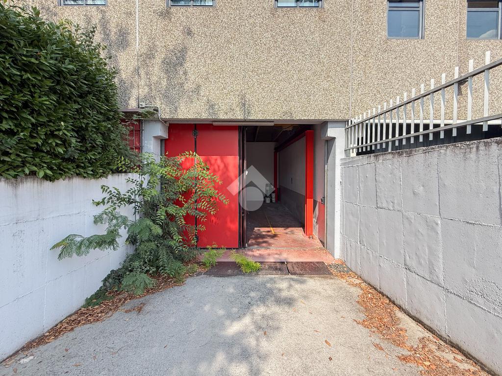 3-salle Entrepôt à Mazzano, Italy No. 314475