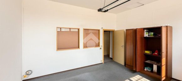 3-salle Entrepôt à Mazzano, Italy No. 314475 5