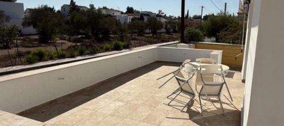 Таунхаус с 3 спальнями в Строволос, Кипр № 26362 2