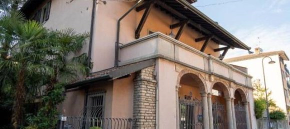 11 rooms House in Vertova, Italy No. 18793 22