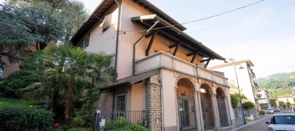 11 rooms House in Vertova, Italy No. 18793 19