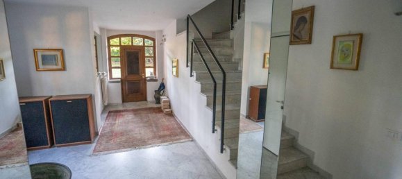 11 rooms House in Vertova, Italy No. 18793 42