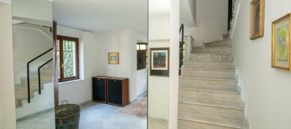 11 rooms House in Vertova, Italy No. 18793 7