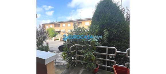 3 Schlafzimmer Haus in Rolo, Italy, Nr. 59560 8