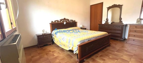 3 Schlafzimmer Haus in Rolo, Italy, Nr. 59560 17