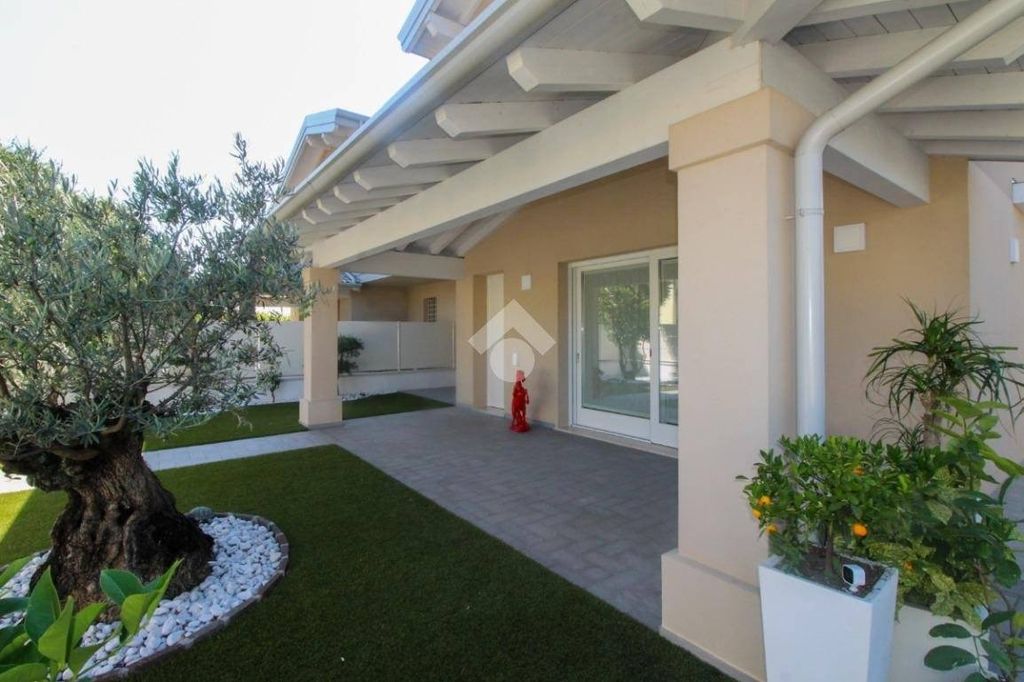 3 chambres Villa à Ghedi, Italy No. 310015