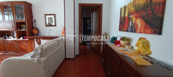 3 rooms Apartment in Bergamo, Italy No. 233830 7