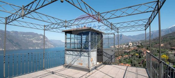 4 bedrooms Villa in Monte Isola, Italy No. 293498 34