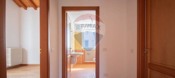 4 bedrooms Villa in Monte Isola, Italy No. 293498 19