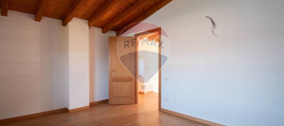 4 bedrooms Villa in Monte Isola, Italy No. 293498 16