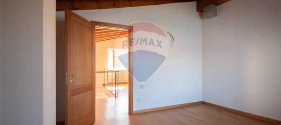 4 bedrooms Villa in Monte Isola, Italy No. 293498 17