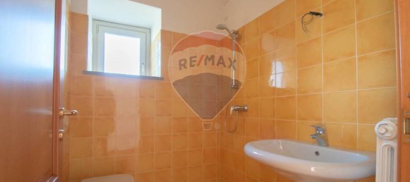 4 bedrooms Villa in Monte Isola, Italy No. 293498 10