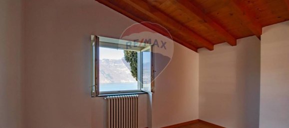 4 bedrooms Villa in Monte Isola, Italy No. 293498 15