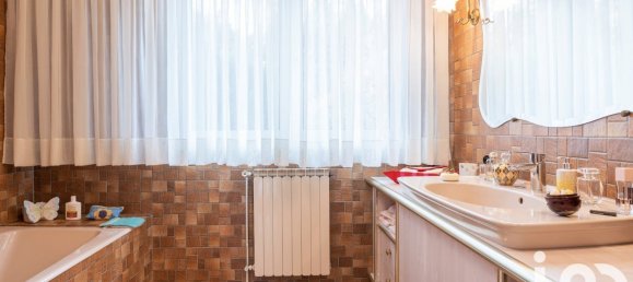 Дом с 2 спальнями в Вильрюпт, Франция № 218024 10