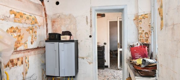 2 Schlafzimmer Wohnung in Altare, Italy, Nr. 39471 9