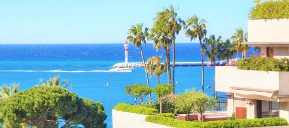 2 bedrooms Penthouse in Cannes, France No. 245839 3