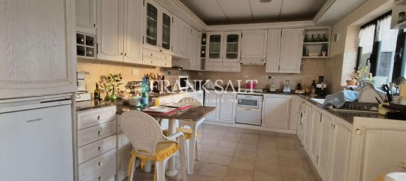 Apartamento T3 em Saint Paul's Bay, Malta N.º 2425 2