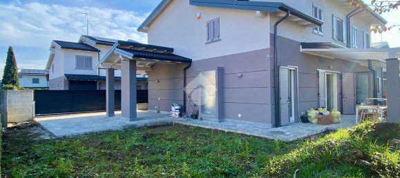 Вилла с 5 комнатами в Казирате д’Адда, Италия № 237776 3