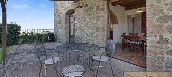 3 bedrooms Apartment in Montalcino, Italy No. 133 2