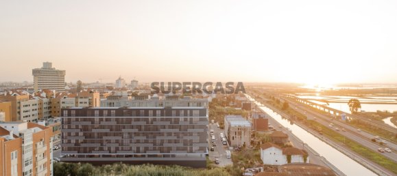 Квартира с 3 спальнями в Авейру, Португалия № 153380 16