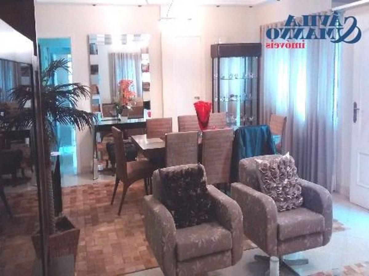 Casa de 4 dormitorios en Sao Paulo, Brazil No. 598767