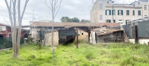 2 rooms House in Rome, Italy No. 23408 2