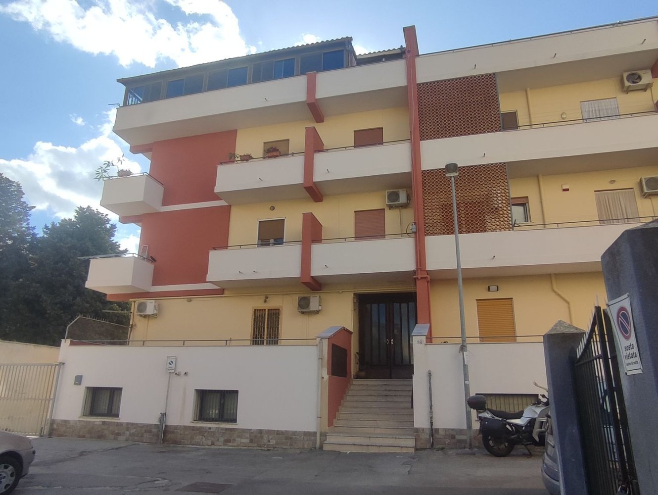 6-salle Appartement à Palermo, Italy No. 85078