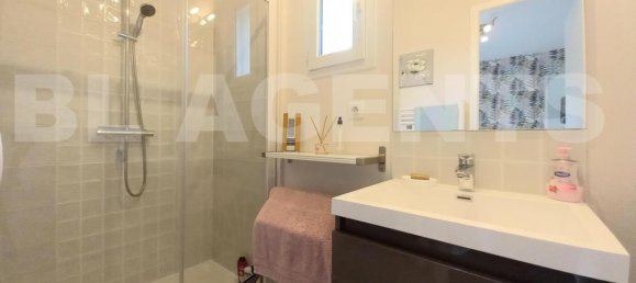 5 bedrooms Villa in Seine-Maritime, France No. 354579 9