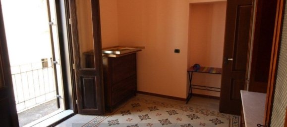 Дом с 5 спальнями в Ното, Италия № 360770 16