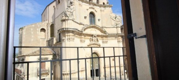 Дом с 5 спальнями в Ното, Италия № 360770 2