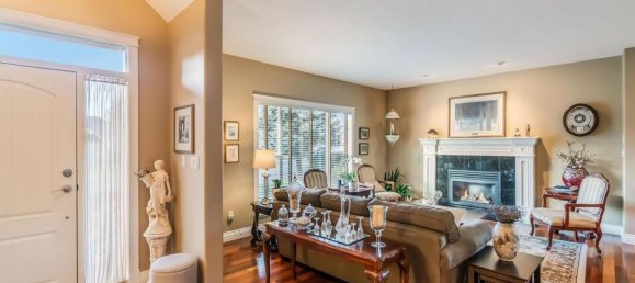 3 bedrooms House in British Columbia, Canada No. 1188 3