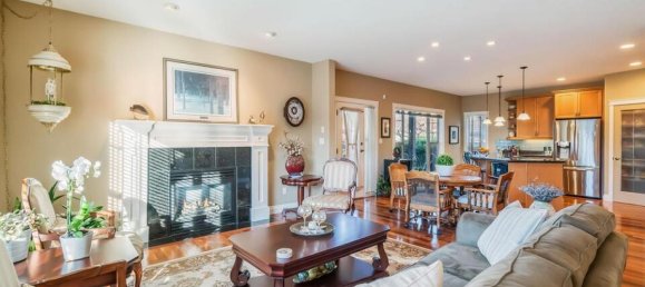 3 bedrooms House in British Columbia, Canada No. 1188 5