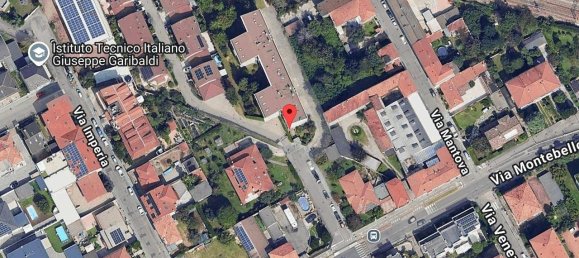 5 bedrooms Apartment in Legnano, Italy No. 304026 3