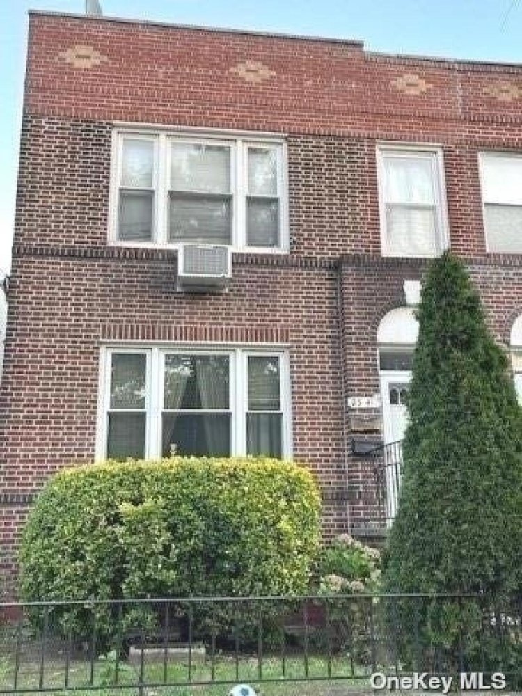 Casa de 5 dormitorios en Astoria, USA No. 235244