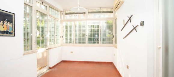 4 rooms Apartment in Rome, Italy No. 33455 7