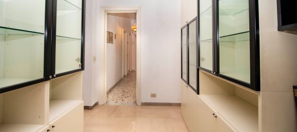 4 rooms Apartment in Rome, Italy No. 33455 30