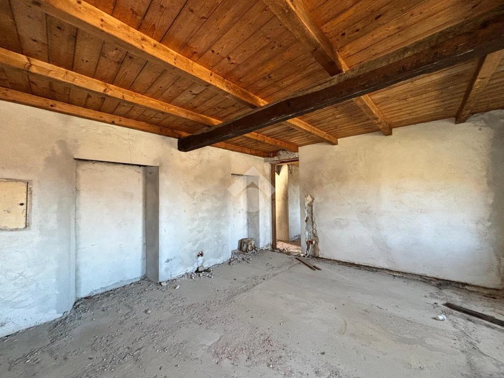 Casa de 2 dormitorios en Scagnello, Italy No. 54784