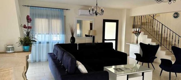 4 bedrooms Commercial property in Paralimni, Cyprus No. 20451 3