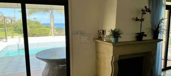 4 bedrooms Commercial property in Paralimni, Cyprus No. 20451 9