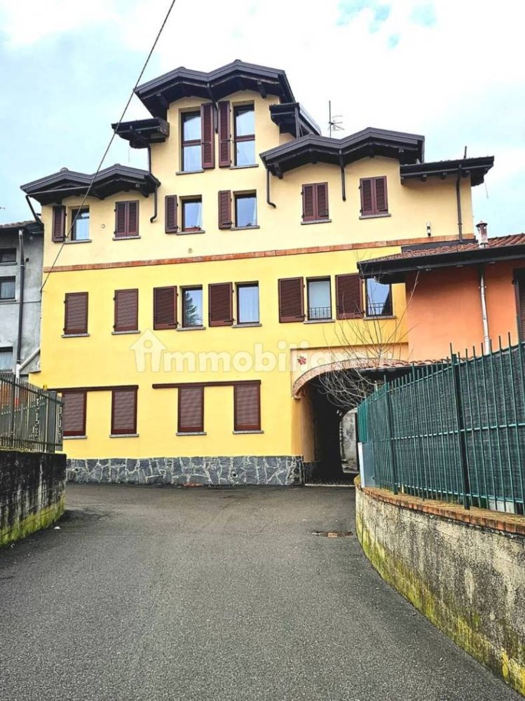 2 bedrooms Apartment in Cuvio, Italy No. 344044