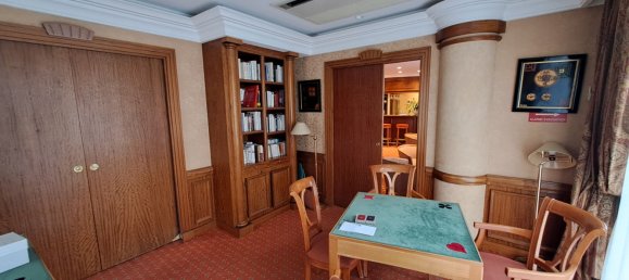 Квартира с 2 спальнями в Исси-ле-Мулино, Франция № 126438 16