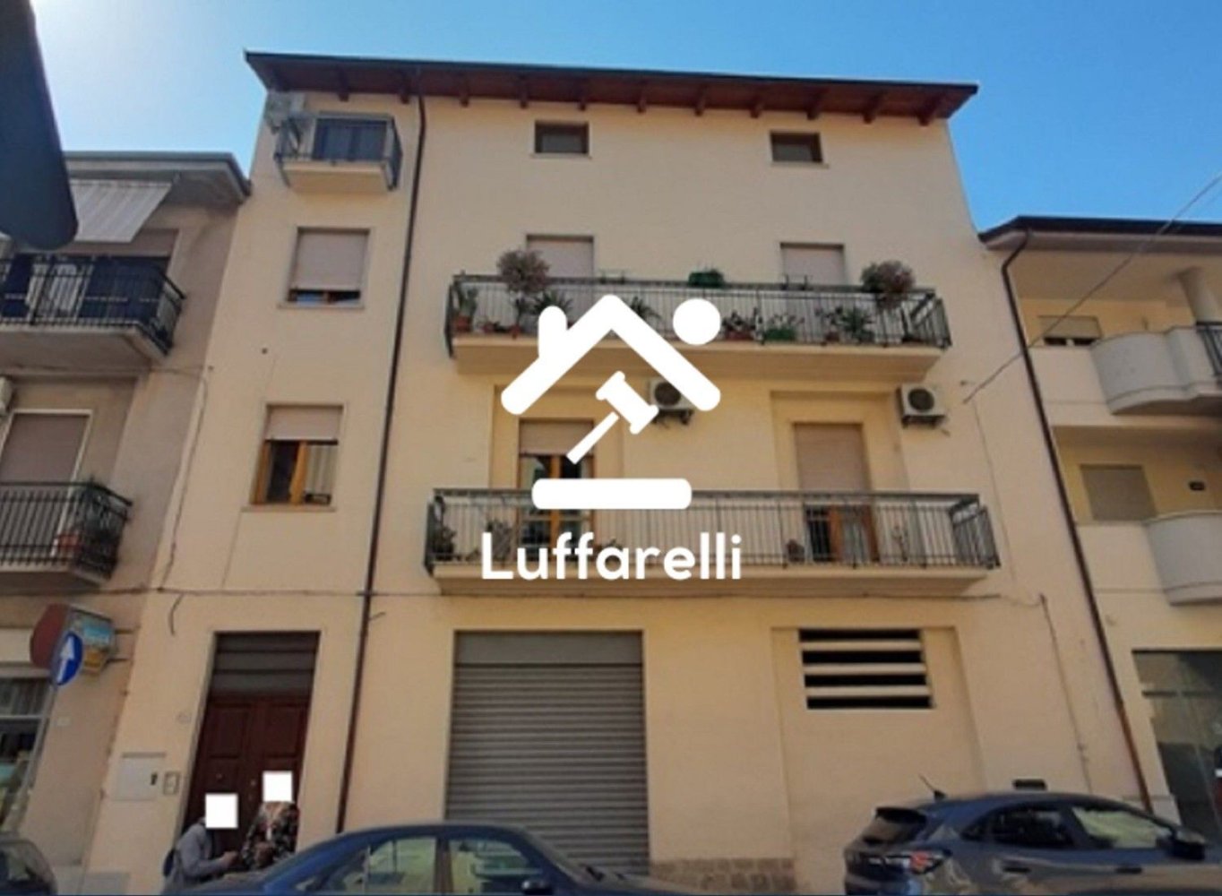 Дуплекс с 7 комнатами в Фонди, Италия № 187617