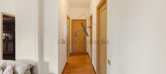 4غرفة بانتهاوس في Varese, Italy رقم 4215 63