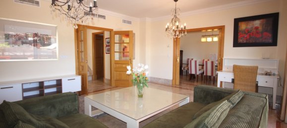 3 bedrooms House in Marbella, Spain No. 55896 2