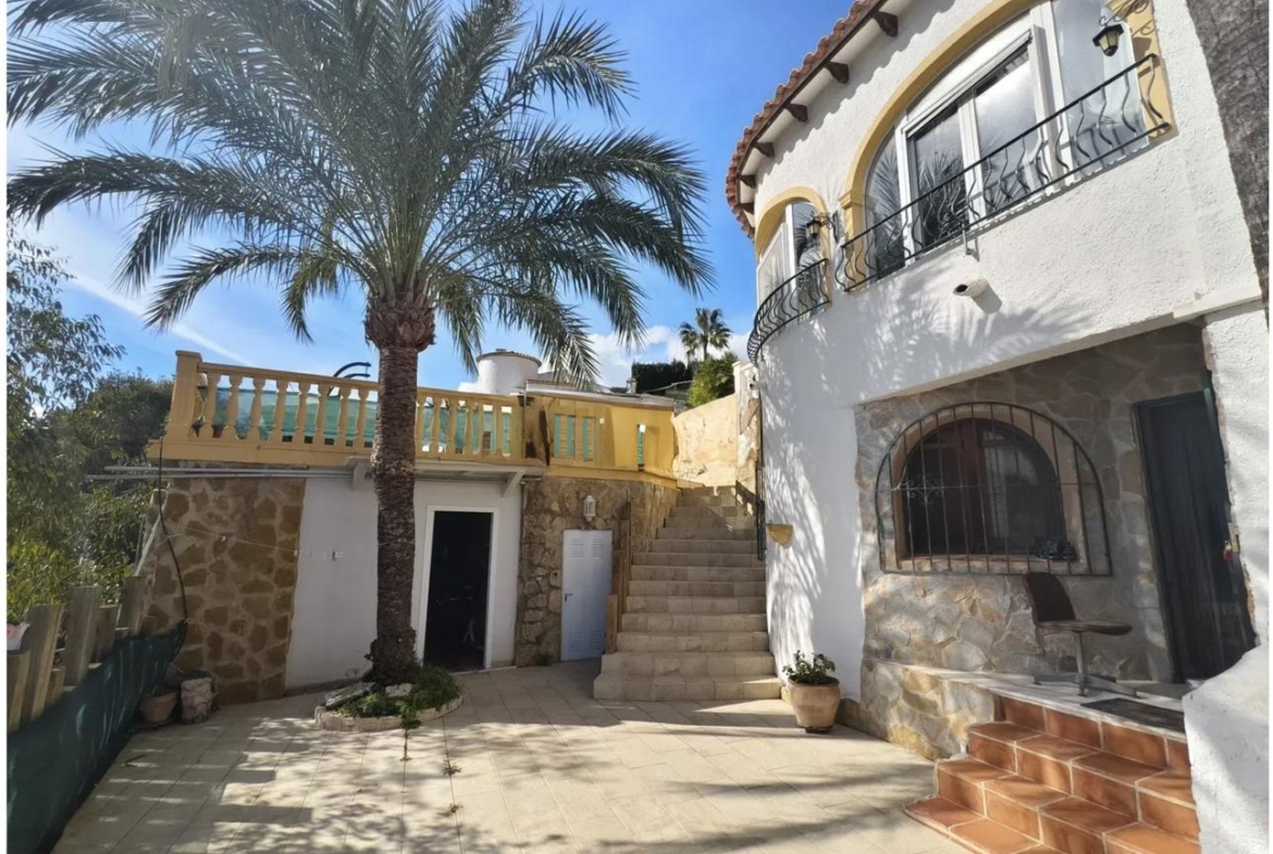 Вилла с 5 спальнями в Бенисса, Испания № 179811