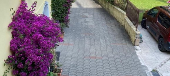 4 rooms Apartment in Massa, Italy No. 82938 3