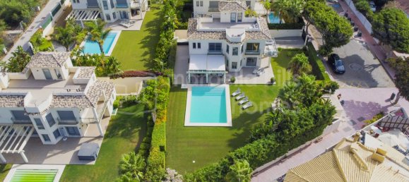 5 bedrooms Villa in Marbella, Spain No. 64397 46
