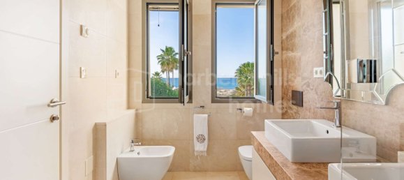 5 bedrooms Villa in Marbella, Spain No. 64397 9